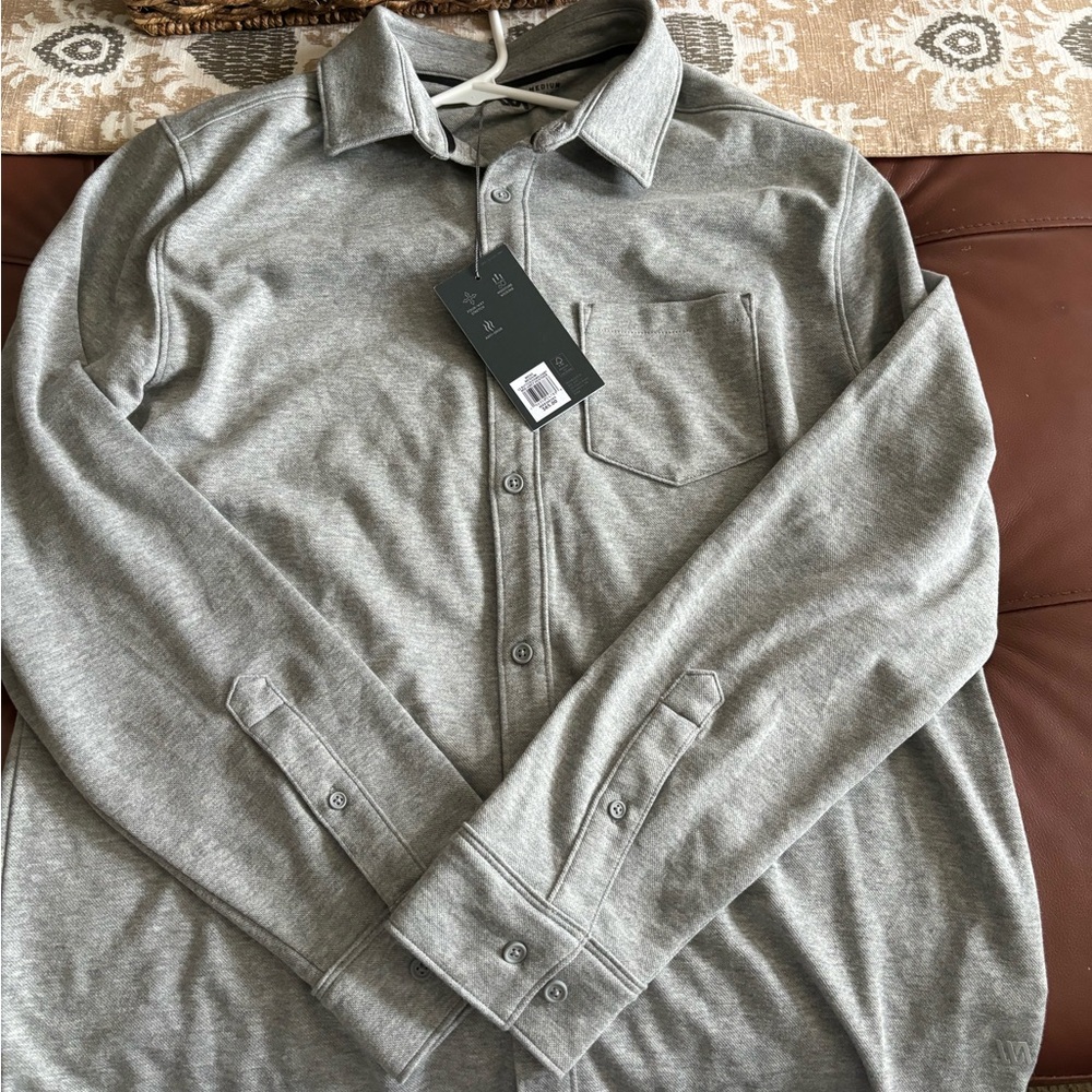 Men’s new M button down grey VRST shirt
